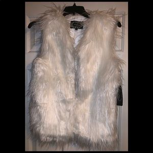 Ladies Medium White Vest.